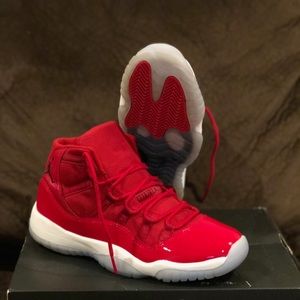 Retro 11s all red size 7
